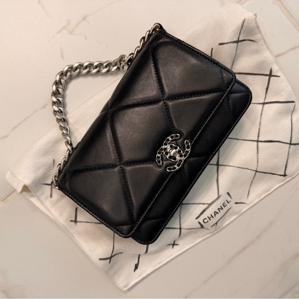CHANEL
Lambskin Quilted Chanel 19 Wallet On Chain WOC Black - Picture 16 of 16